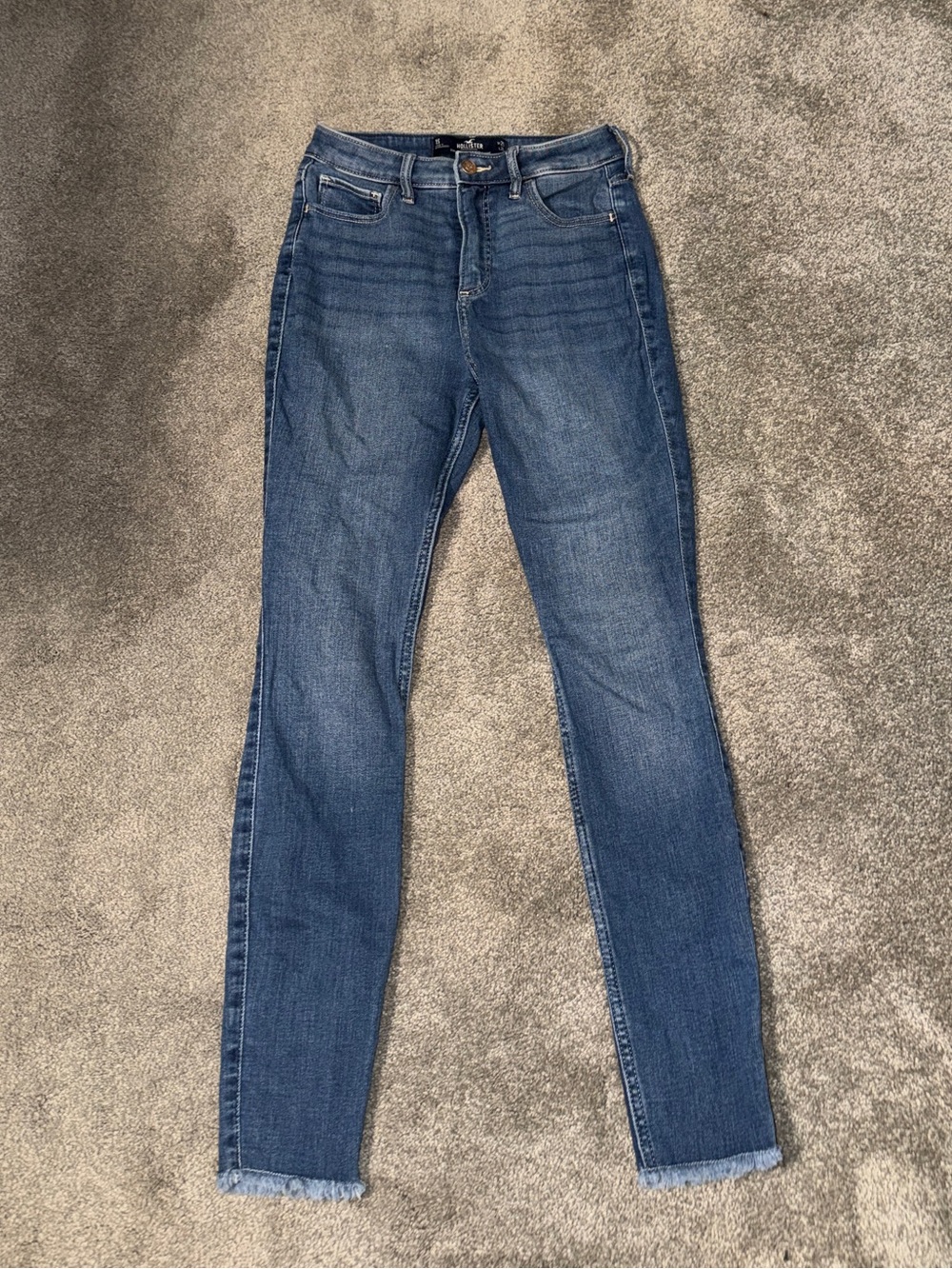 Hollister Curvy High-Rise Super Skinny Jeans in Medium Blue Wash